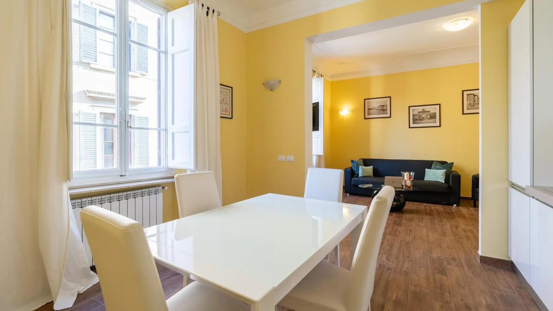 Maison Louise Florence 0*,